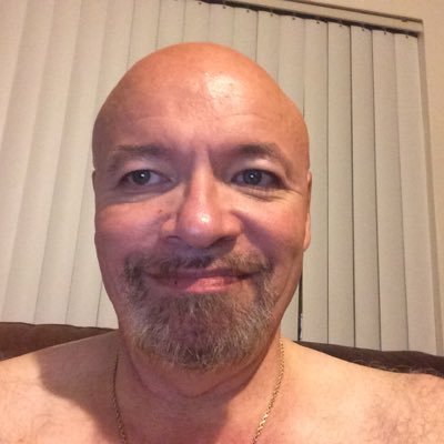 Profile Picture of Floyd Henry (@bigguyfh) on Twitter