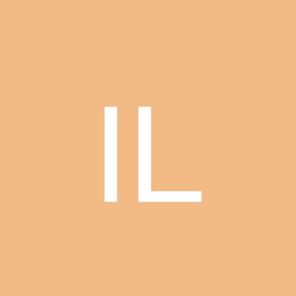 Profile Picture of Ingrid Link (@ingridl526) on Poshmark
