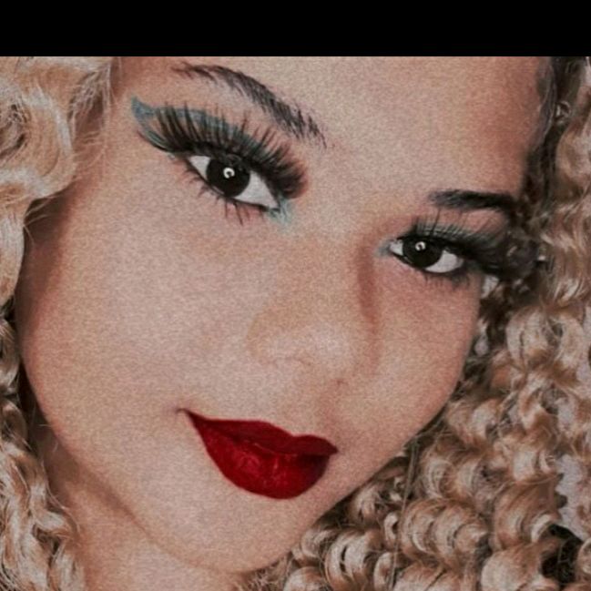 Profile Picture of Lana Caroline (@lanacaroline090) on Tiktok