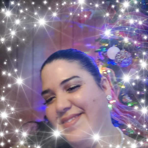 Profile Picture of Sarai Battistoni (@saraibattistoni) on Poshmark