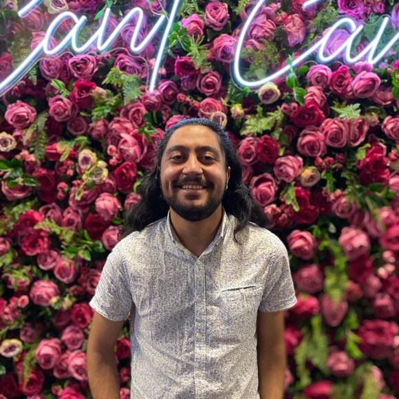 Profile Picture of David Ibrahim (@davidibrahim138) on Poshmark
