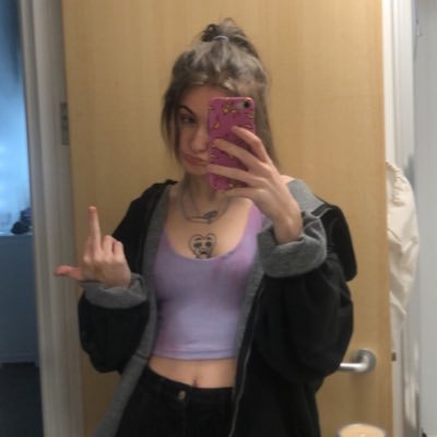 Profile Picture of Ell (@ellwiIIiams) on Twitter