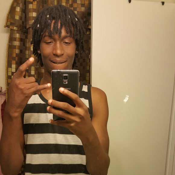 Profile Picture of Jerome Edwards (@jeromeedwards97) on Poshmark