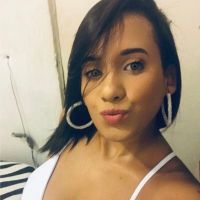 Profile Picture of Anne Lins (@AnneLin96249060) on Twitter