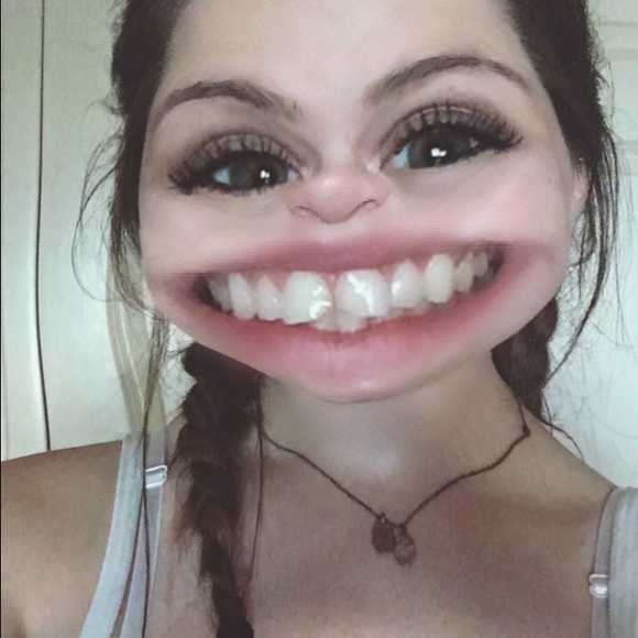 Profile Picture of Alexa Henson (@alexahenson1216) on Poshmark