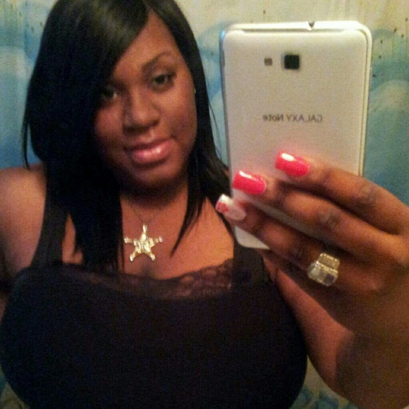 Denkahla Banion - Poshmark Profile Picture of Denkahla Banion (@kahla09) on Poshmark