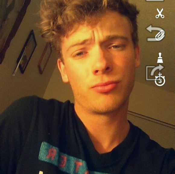 Profile Picture of Anthony Decker (@anthonydecker) on Poshmark