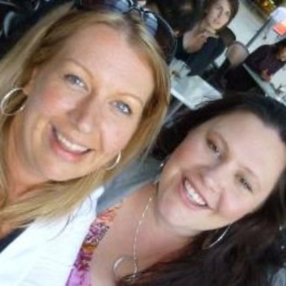 Profile Picture of Julia Roodhouse (@doools) on Poshmark