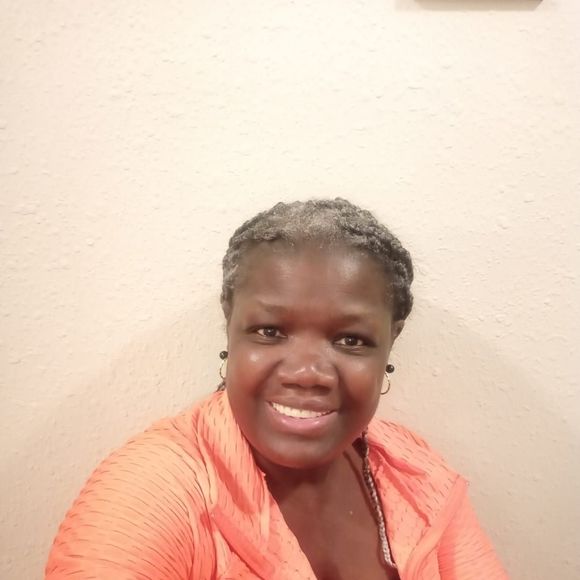 Profile Picture of Glennis Jackson (@glennis_jackson) on Poshmark