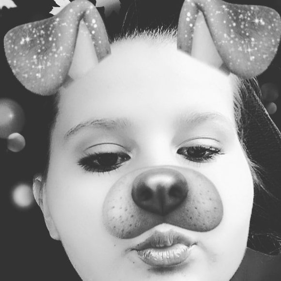 Profile Picture of Rosella Rutter (@rosellarutter08) on Poshmark