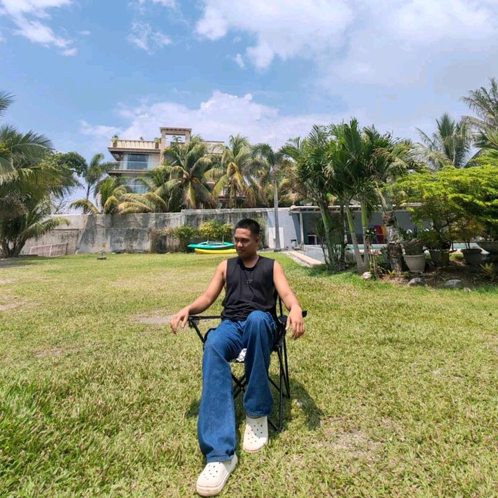 Profile Picture of John Frances (@jhnfrnces) on Tiktok