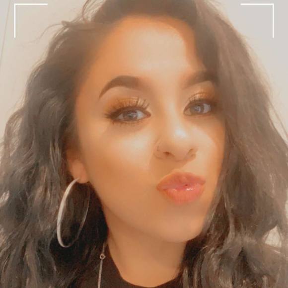 Profile Picture of Bre Silvas (@mrsleyva) on Poshmark