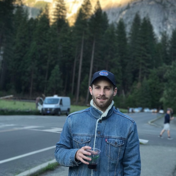 Profile Picture of Chris Cantwell (@chriscantwell5) on Poshmark