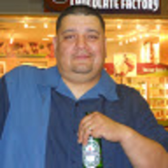 Profile Picture of Ruben Olavarria (@ruben68ss) on Poshmark