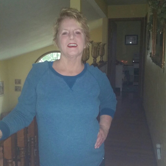 Profile Picture of Janet Potts (@janet1957) on Poshmark