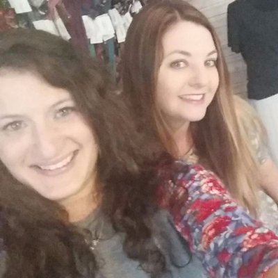 Profile Picture of Lindsey And Cara (@LLRLindseyCara) on Twitter