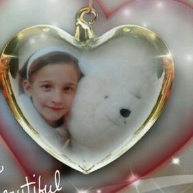 Profile Picture of Lucia Diego (@AngelitaVaquero) on Twitter