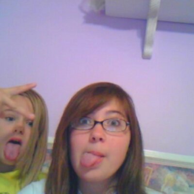 Profile Picture of McKenzie L.Perry (@iluvtl2099) on Twitter