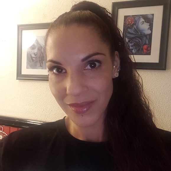 Profile Picture of Tara Churn (@posa831) on Poshmark