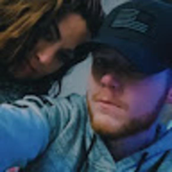 Profile Picture of Stephen Furlong (@srfurlong8911) on Poshmark