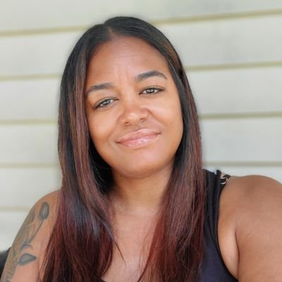 Profile Picture of Sharonda Williams (@Yayaof4girls) on Twitter