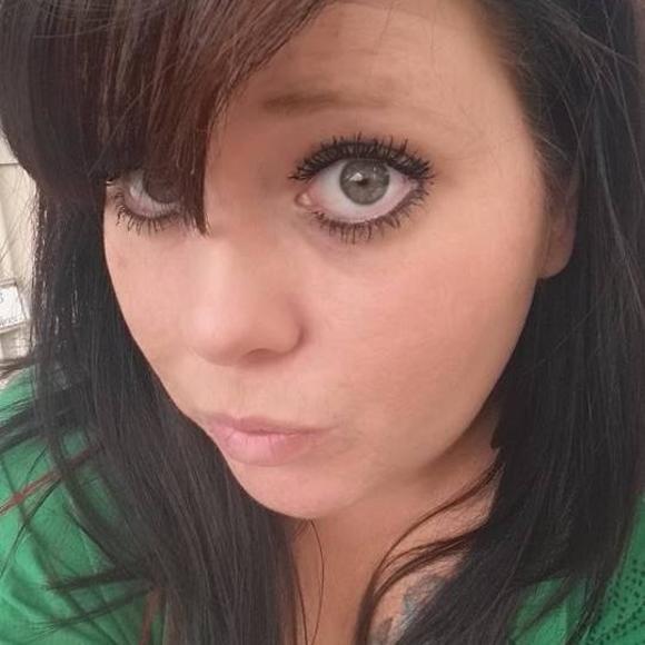 Profile Picture of Lindsie Farris-zarcone (@lindsiej) on Poshmark