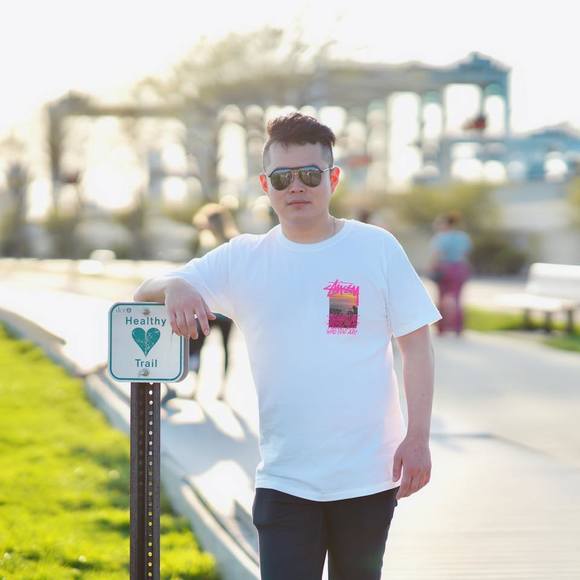 Profile Picture of Zhiming Liu (@zhimingliu) on Poshmark