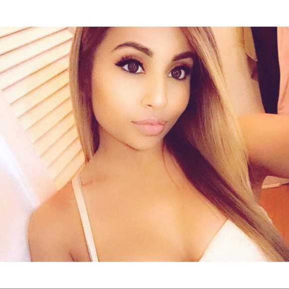 Profile Picture of Sandy Dhanpaul (@sandydhanpaul) on Poshmark