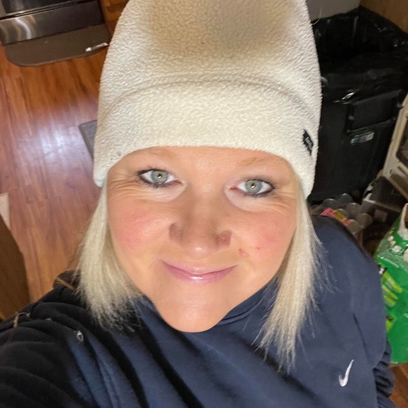 Profile Picture of Tonya Conn (@tkconn) on Poshmark