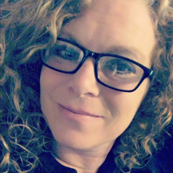 Profile Picture of Jennifer Duff (@jenjen1846) on Poshmark