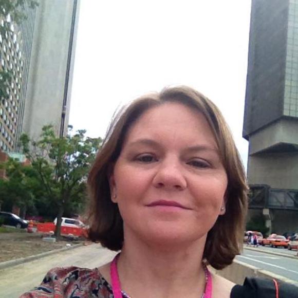 Profile Picture of Danielle Mixon (@gdmixon) on Poshmark