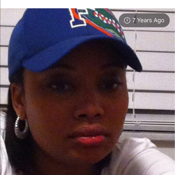 Profile Picture of Cammy Campbell (@ccampbell7) on Poshmark