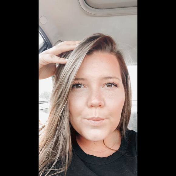 Profile Picture of Colette Mcvickers (@cmcvickers) on Poshmark