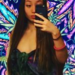 Profile Picture of crystalsimons_ (@crystalsimons_) on Instagram