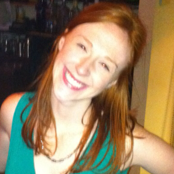 Profile Picture of Danielle Weinschenk (@dew417) on Poshmark