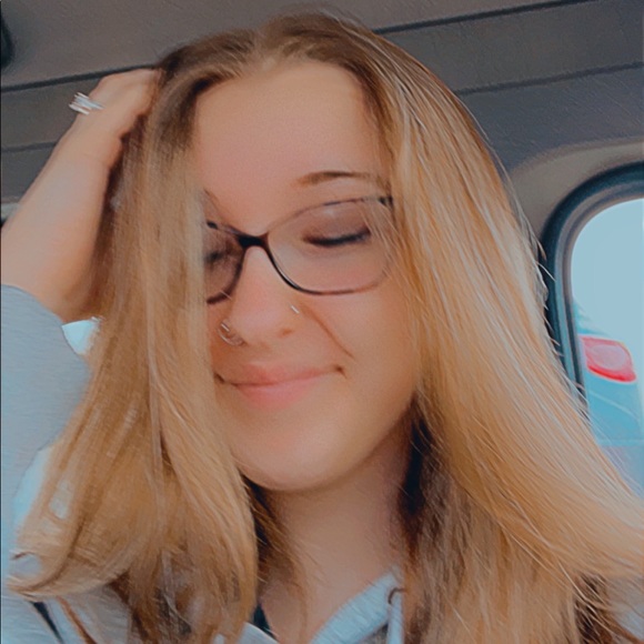 Profile Picture of Katelyn Perkins (@kperkins9877) on Poshmark