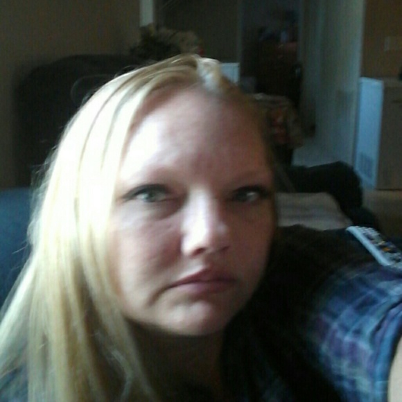 Profile Picture of Stacy Thomas (@stacy22419) on Poshmark