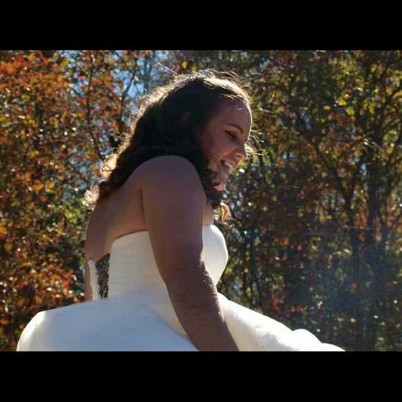 Profile Picture of Aleshia Rearden (@aleshia_rearden) on Poshmark