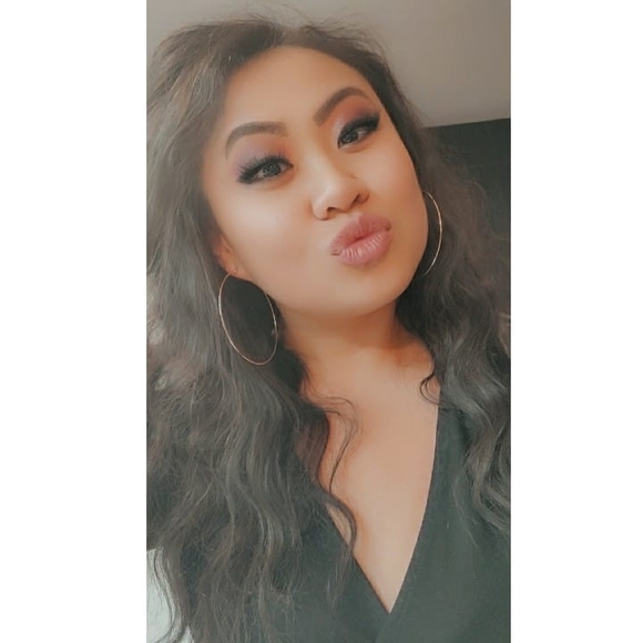 Profile Picture of Nai Sinouansai (@goldgang_nai) on Poshmark