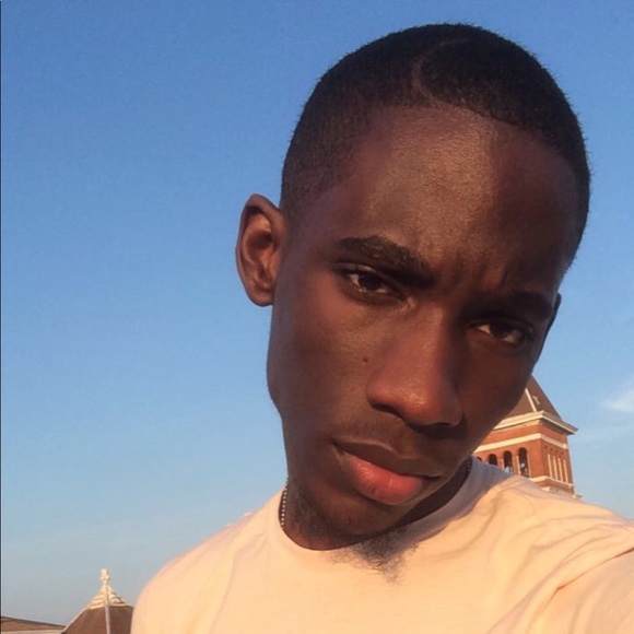 Profile Picture of Andre Glasgow (@dre416) on Poshmark