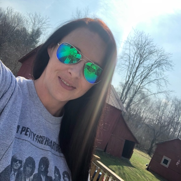 Jessica Merton - Poshmark Profile Picture of Jessica Merton (@jmerty) on Poshmark