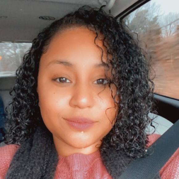 Profile Picture of Tatiana Thomas (@itaatee) on Poshmark