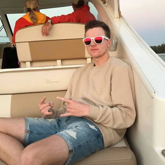 Profile Picture of Ben Grant (@ben___grant) on Poshmark