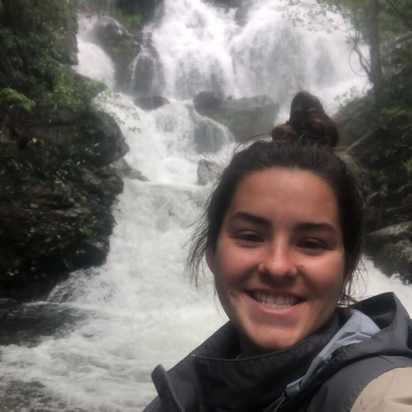 Profile Picture of Alyssa Kerperie (@akerp1) on Poshmark
