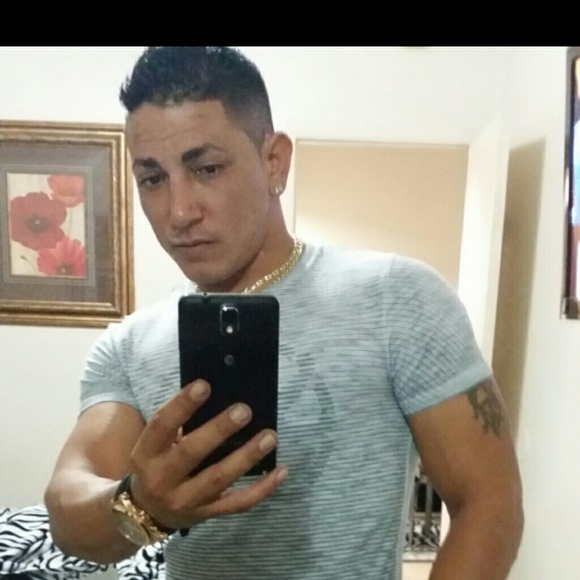 Profile Picture of Carlos Triana (@ctriana45) on Poshmark