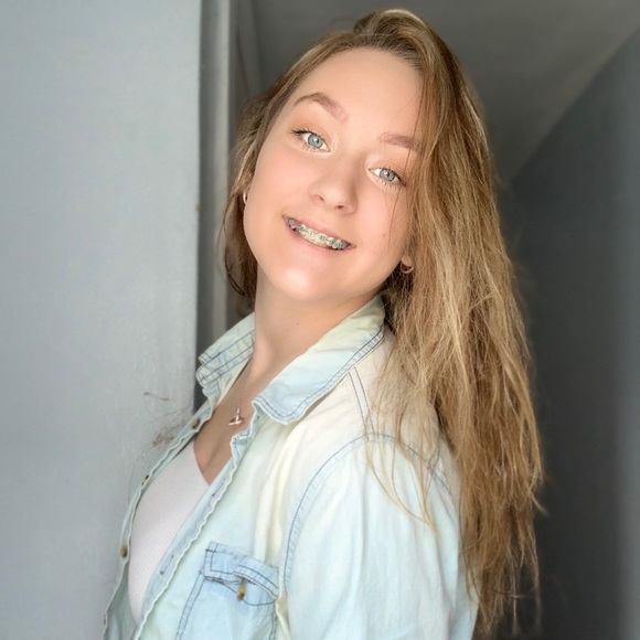 Profile Picture of Madison Auchter (@maddyy_013) on Poshmark