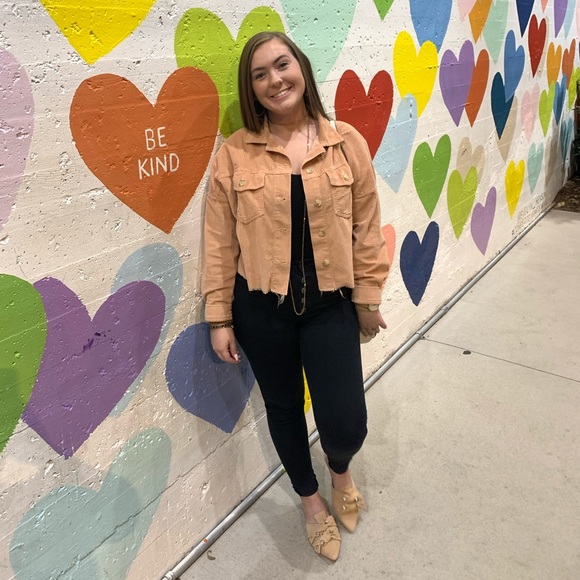 Profile Picture of Morgan Pender (@mpender21) on Poshmark