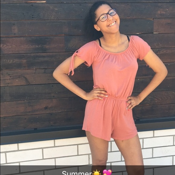 Profile Picture of Alisha Hottenstein (@ahottenstein) on Poshmark