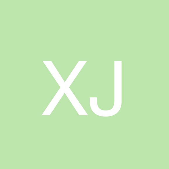 Profile Picture of Xena Jonasson (@yukonxena) on Poshmark