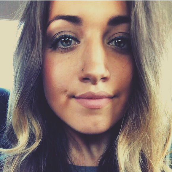 Profile Picture of Elizabeth Folken (@lizfolken) on Poshmark